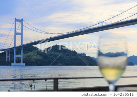 From Osakikamijima in Hiroshima to Omishima by ferry and then to Umashima in Imabari via the Shimanami Kaido between the rainy season and early summer From Osakikamijima in Hiroshima to Omishima by ferry and then to Umashima in Imabari via the Shimanami Kaido between the rainy season and early summer 104286511