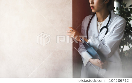 physician, hiding, female doctor 104286712