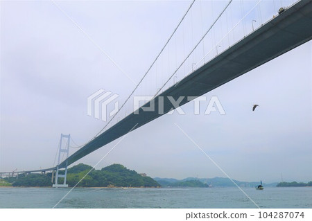 From Osakikamijima in Hiroshima to Omishima by ferry and then to Umashima in Imabari via the Shimanami Kaido between the rainy season and early summer From Osakikamijima in Hiroshima to Omishima by ferry and then to Umashima in Imabari via the Shimanami Kaido between the rainy season and early summer 104287074