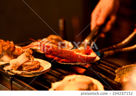 Scenery with grilled lobster (with scallops) 104287152