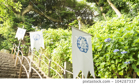 神奈川縣藤澤市(鎌倉市?)的風景區江之島的雨季 神奈川縣藤澤市(鎌倉市?)的風景區江之島的雨季 104287337