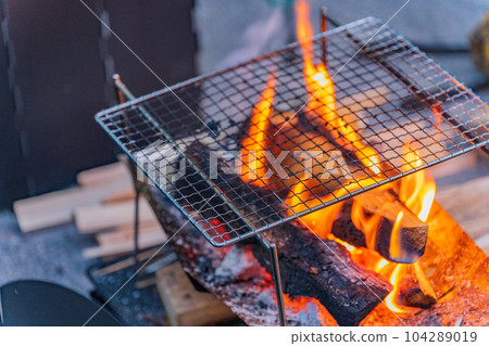 Campsite night bonfire night view image material Campsite night bonfire night view image material 104289019