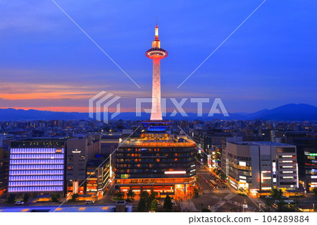 [Kyoto Prefecture] Kyoto Tower at Twilight (JR Kyoto Station) 104289884