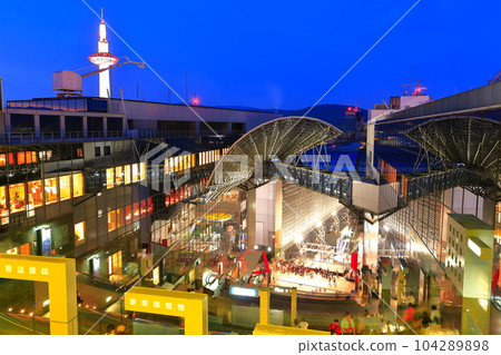 [Kyoto Prefecture] Night view of the grand staircase inside JR Kyoto Station 104289898