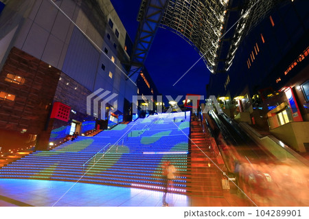[Kyoto Prefecture] Night view of the grand staircase inside JR Kyoto Station 104289901