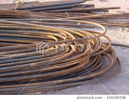 Close up steel rebar for reinforcement concrete 104290596