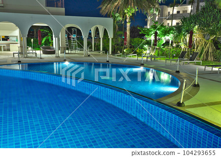 [Hotel Courtyard (Night)] 104293655