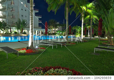 [Hotel Courtyard (Night)] 104293659