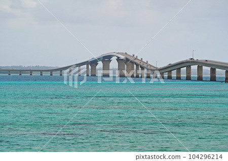宮古島海上行駛:伊良部大橋 宮古島海上行駛:伊良部大橋 104296214