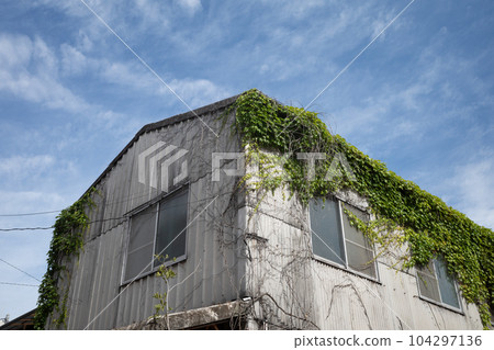 Old and very beautiful building in Kurashiki city, Okayama prefecture, Japan 104297136