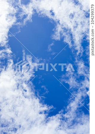 藍天和白色雲彩 104299379