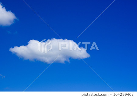 藍天和白色雲彩 104299402