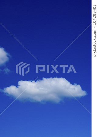 藍天和白色雲彩 藍天和白色雲彩 104299403