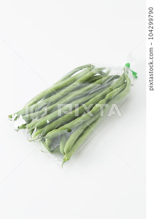 Green beans white background 104299790