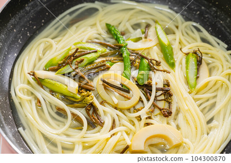 用野菜製作日式麵食 用野菜製作日式麵食 104300870