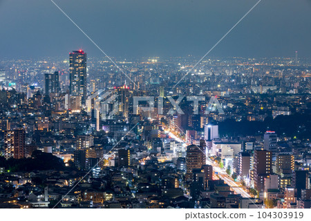 從東山天空塔看到的名古屋市夜景【愛知縣】 從東山天空塔看到的名古屋市夜景【愛知縣】 104303919