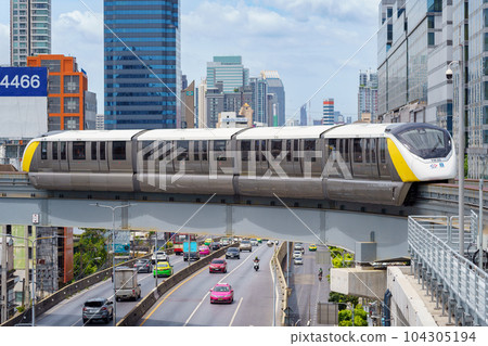 泰國曼谷的單軌列車(黃線) 泰國曼谷的單軌列車(黃線) 104305194