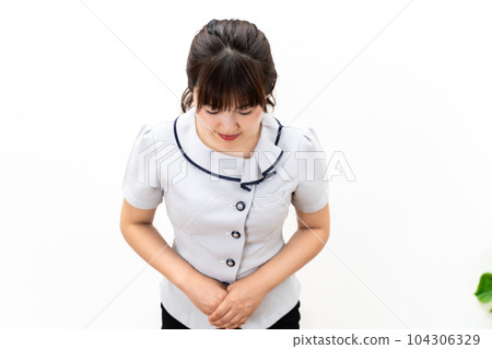 接受鞠躬的女人 接受鞠躬的女人 104306329