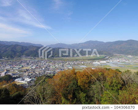 從富士山眺望大洲盆地(愛媛縣大洲市) 從富士山眺望大洲盆地(愛媛縣大洲市) 104306870