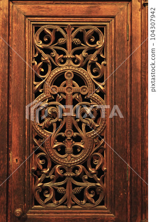 Carved cross 104307942