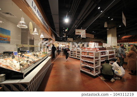 American fashionable food store Eataly Silicon Valley Pasta, cheese, seafood 104311219