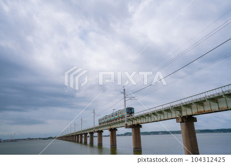 (Ibaraki Prefecture) A train running on the Kitaura Bridge (Ibaraki Prefecture) A train running on the Kitaura Bridge 104312425