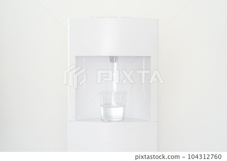 white water server and cup 104312760