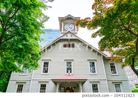 【北海道】初夏綠意盎然的札幌鐘樓 【北海道】初夏綠意盎然的札幌鐘樓 104312823