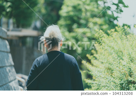 老人 年老 老年人 104313208