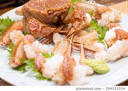 Delicious Hokkaido horsehair crab sashimi Delicious Hokkaido horsehair crab sashimi 104313354