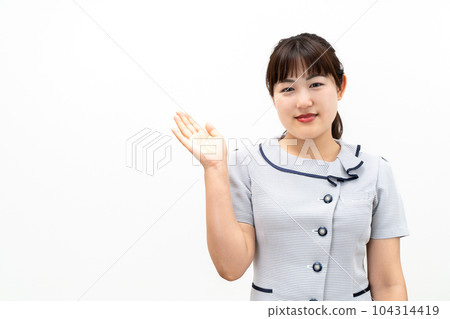 Female employees to show Female employees to show 104314419