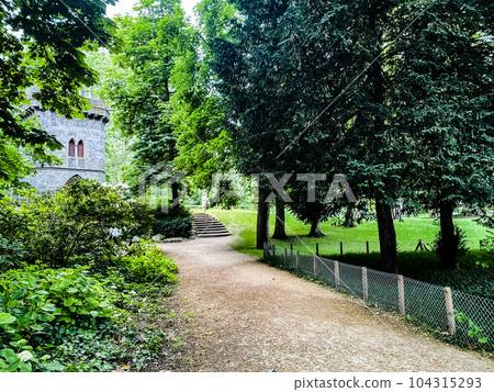 羅斯柴爾德公園在法蘭克福，黑森州，德國 104315293
