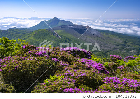 初夏的霧島山脈 初夏的霧島山脈 104315352