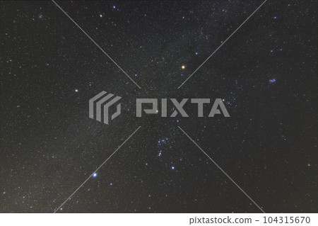 The starry sky in autumn Orion and the Milky Way in winter 104315670