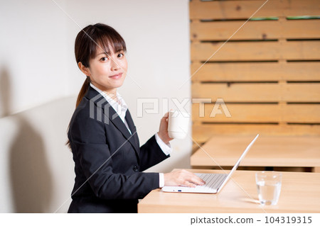 美麗的日本女性 104319315