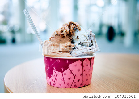 雙層冰淇淋 雙層冰淇淋 104319501