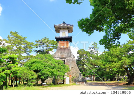 [Kagawa Prefecture] Japan's tallest lantern (high lantern) towering under the fine weather 104319906