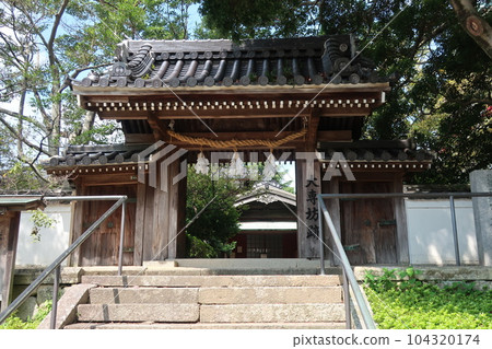 Daisenbo ruins gate 104320174