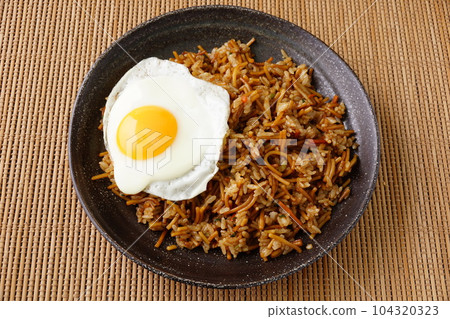 Soba-meshi and fried egg Soba-meshi and fried egg 104320323