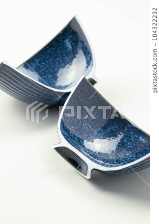 Broken tea bowl cross section vertical 104322232