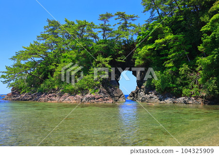 [Fukui Prefecture] Sunny Meigyodo Cave (Shiroyama Park) 104325909