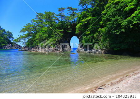 [福井縣] 陽光明媚的名行洞（城山公園） 104325915