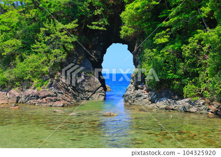 [Fukui Prefecture] Sunny Meigyodo Cave (Shiroyama Park) 104325920