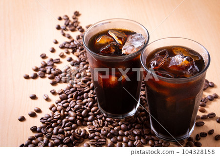 Iced coffee and coffee beans 104328158
