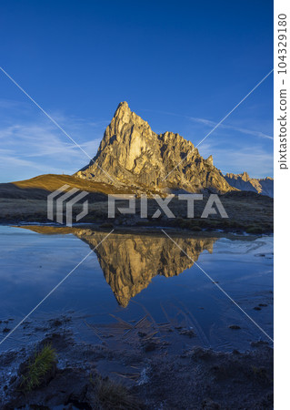 Giau Pass (Passo Giau), Dolomites Alps, South Tyrol, Italy 104329180