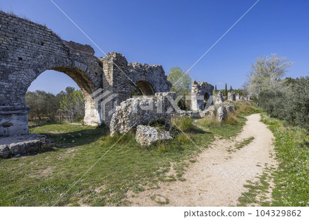 Barbegal aqueduct (Aqueduc Romain de Barbegal) near Arles, Fontvieille, Provence, France Barbegal aqueduct (Aqueduc Romain de Barbegal) near Arles, Fontvieille, Provence, France 104329862