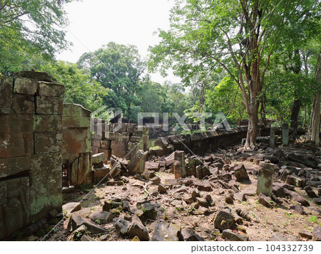 Cambodia Koh Kay ruins 104332739