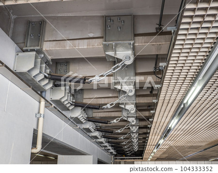 [橋樑倒塌防止裝置（橋樑倒塌防止構造）緩衝鏈]東京都廳前1號 104333352