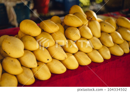 Mangos at the street market 104334502