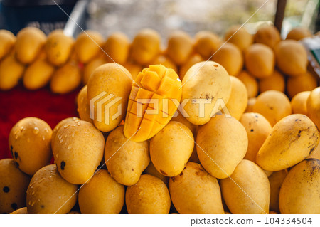 Mangos at the street market 104334504